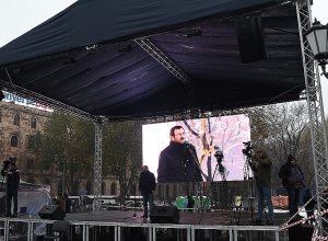 Манукян призвал утром окружить здание правительства, чтобы сорвать заседание