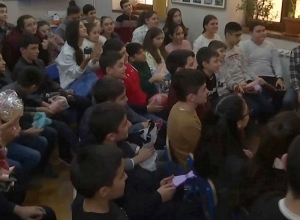 Ռուսաստանի երեխաները Ղարաբաղի երեխաներին 1,5 հազար բացիկ և 1,2 հազար ամանորյա խաղալիք են փոխանցել