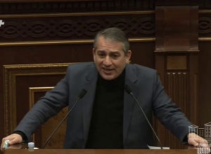 Вы пожалеете за этот вопрос: Армен Хачатрян - депутату, адресовавшему ему вопрос из зала