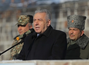 Министр обороны РА посетил  102-ю российскую военную базу