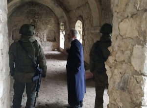 Архиепископ Паргев обсудил с командованием российских миротворцев безопасность монастыря Амарас