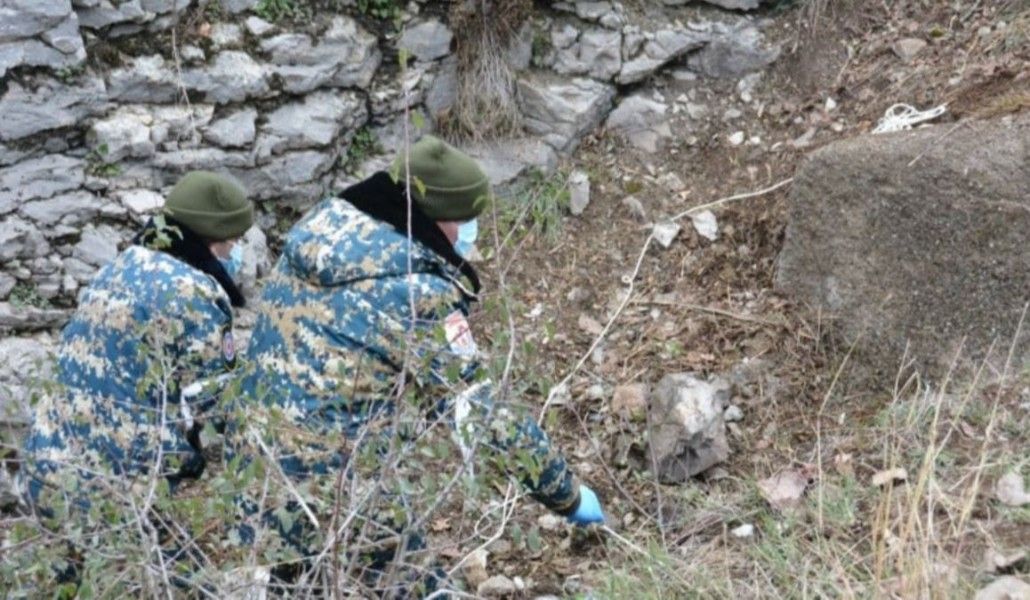 4eb535b0-9c5e-4359-9a93-1449d2d2e3e2_w1200_r1