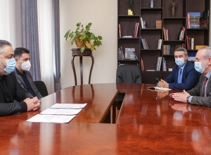 Министр ОНКС принял Эдуарда Топчяна