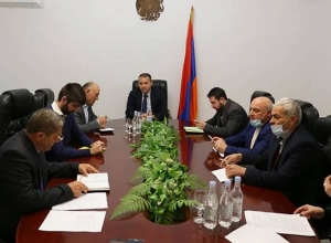 Министр экономики встретился с губернатором Сюника и местными бизнесменами