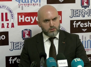 «Как МИД, мнение которого внутри страны не учитывают, будет представлять страну за рубежом?»