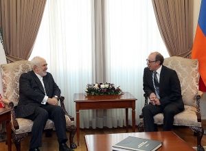 Началась беседа глав МИД Армении и Ирана