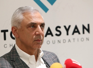 Դվին հյուրանոցի սեփականատեր Արտակ Թովմասյանի ասուլիսը․ ՈՒՂԻՂ