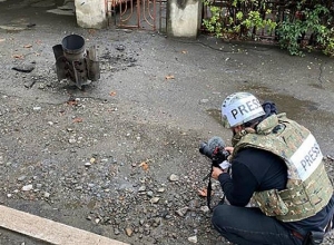 Преступный обстрел церкви и роддома, применение запрещённого оружия: испанский журналист раскрывает азербайджанскую ложь