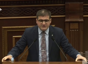 Человек, при котором было больше всего убийств, угрожает участвовать в выборах и победить