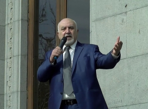 Выступление Паруйра Айрикяна на пресс-конференции демократических сил