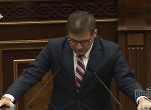 «Չիտա, Սիկտիվկար են գնում, խաբում, ասում են՝ Կրեմլ ենք գնացել, Պուտինից իշխանությունը վերցնելու «դաբռո» ենք բերել»․ Արման Բաբաջանյան