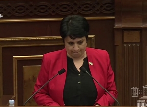 «Министру и дела нет до того, что мы обсуждаем здесь принесённый им проект»: Србуи Григорян