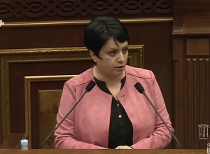 Ափսոս Արցախում էի, թե չէ այնպես կանեի, որ օրենքը չգար էս դահլիճ․ Գրիգորյանը՝ Նանուշյանին