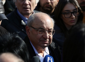 Брифинг Вазгена Манукяна перед митингом