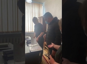 Աբովյանի թիվ 1 դպրոցում շարունակվում է դասադուլն ու գործադուլը