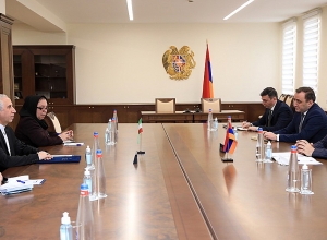 Министр обороны РА встретился с послом Ирана