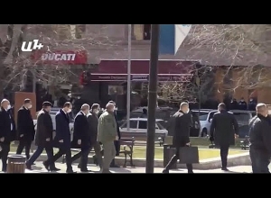 Пашинян вышел после встречи