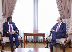 Ара Айвазян принял посла Шри-Ланки