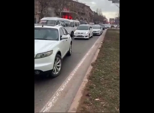 Ազատություն պողոտայի երթևեկությունը կաթվածահար է․ տեսանյութը՝ Նելլի Երիֆանովայի