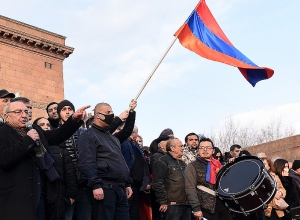 Վազգեն Մանուկյանը կոչ է անում պատգամավորներին դուրս գալ «Իմ քայլը» խմբակցությունից