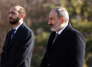 Նիկոլ Փաշինյանը հարգանքի տուրք է մատուցել Սումգայիթի ոճրագործության զոհերի հիշատակին