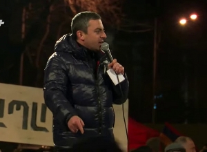 Мы должны оставаться на этой площади до конца: Ишхан Сагателян