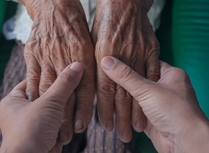 Предусмотрена надбавка к пенсии для пенсионеров 90 лет и старше: министр