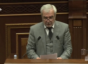 Խաչատուրովը ողջունում է քաղաքական նպատակներով բանակի օգտագործումը․ Անդրանիկ Քոչարյան