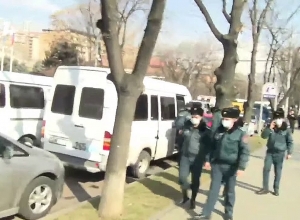 Никол просто очень напуган и хочет немного напугать нас: Вазген Манукян