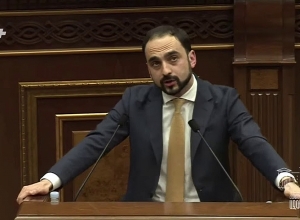 Предложенные оппозицией решения содержат мины нового кризиса: Тигран Авинян