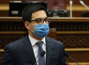 ՍԴ-ն և վարչական դատարանը չեն կարող կասեցնել ԶՈՒ ԳՇ պետի ազատման հրամանագիրը. նախարարի պարզաբանումը