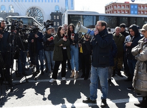 Նիկոլ Փաշինյանն այցելելու է ԱԳՆ․ ընդդիմադիրներն ակցիայով են դիմավորում նրան․ ուղիղ