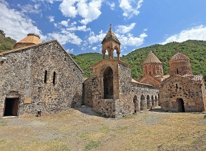 Иеромонах Мхитар Григорян назначен на службу в Арцахскую епархию настоятелем Дадиванка