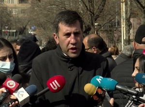 Сделайте что-нибудь, нужно покончить с этим цинизмом: Рубен Меликян