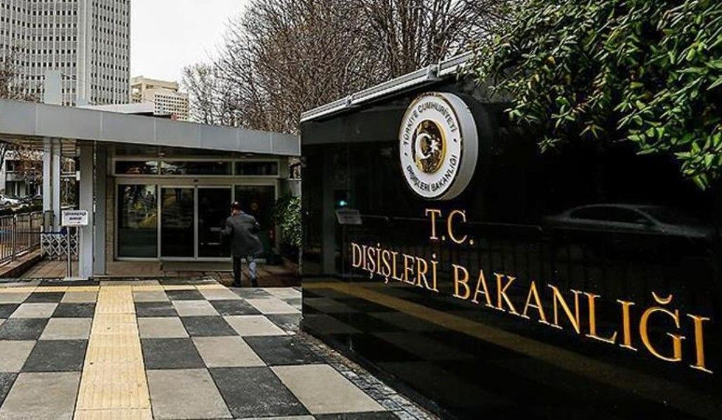 disislerinden_macrona_tepki_ulkelerimiz_arasindaki_dostluk_ve_muttefiklik_iliskisi_hilafina_kullandigi_ifadeler_kabul_edilemez_afj2qr6a