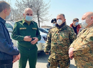 На центральном сборном пункте военный прокурор общался с призывниками