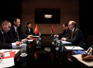 ՀՀ ԱԳ նախարար Արա Այվազյանը հանդիպում ունեցավ Ղրղզստանի ԱԳ նախարար Ռուսլան Կազակբաևի հետ