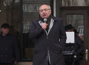 Не нужно идти путём выбором, нужно прогнать эту власть силой: Вазген Манукян