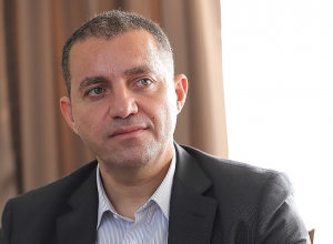 Моя система ценностей синхронна с Арсеняном, он не нуждается в том, чтобы заработать дополнительные деньги: Керобян