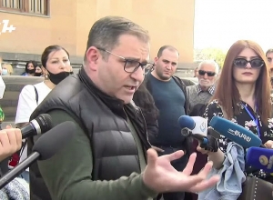 «Одна из женщин вышла из отдела и сказала, что и в отделе применяли насилие»