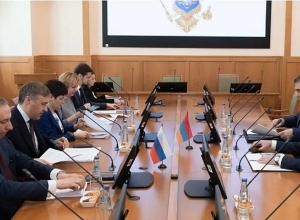 Ваграм Думанян и министр НВО РФ Валерий Фальков обсудили вопросы  двустороннего сотрудничества