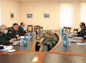 Начальник Генштаба ВС РА принял посла Ирана