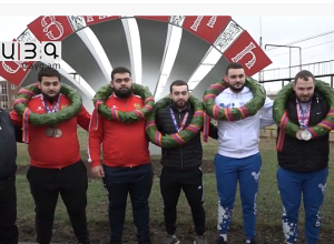 Գյումրեցի ծանրորդները  տուն վերադարձան 12 մեդալով