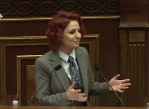 Лучше чтобы человек что-то собой представлял, нежели подобно большевикам аплодировал в угоду другим: Самсонян - мойшаговцам