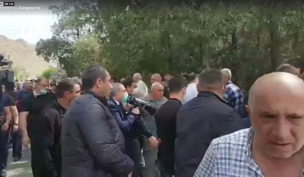 A5EuyUCfk0ZarMhg