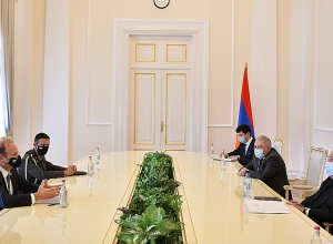 Մարտահրավերներին դիմակայելու համար պետք է պատրաստ լինել ծանր աշխատանքի. նախագահն ընդունել է Կիպրոսի պաշտպանության նախարարին