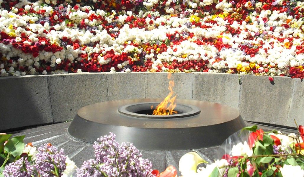 memorial_flowers_1200x480