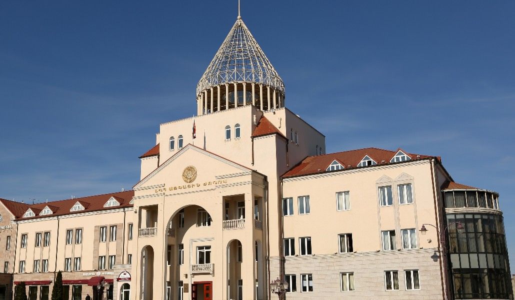 Աժ