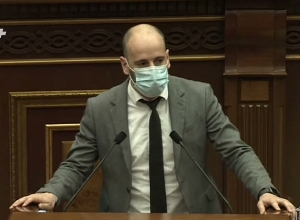 Господин Петросян, может секунд на 5 позже доходит? Сисак Габриелян