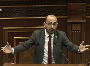 Ձեզ ազատություն տալը վտանգավոր է․ հորդորում եմ չխոսել մամուլի ազատությունից․ Արթուր Հովհաննիսյան